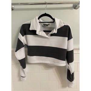 CROP TOP - PrettyLittleThing